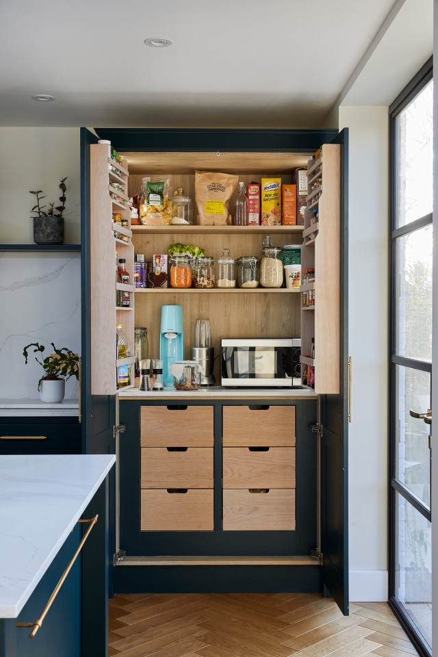 breakfast bar shaker kitchen